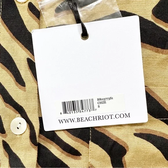 LAST CHANCE! DELETING TONIGHT! 
BEACH RIOT Zebra Button-Up Shirt Small NWT NEW - Picture 6 of 8
